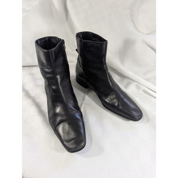 TALBOTS! FINE BLACK GENUINE LEATHER STUDDED HEEL NIPPED TOE ANKLE BOOTS! SZ 8.5B - Picture 6 of 12